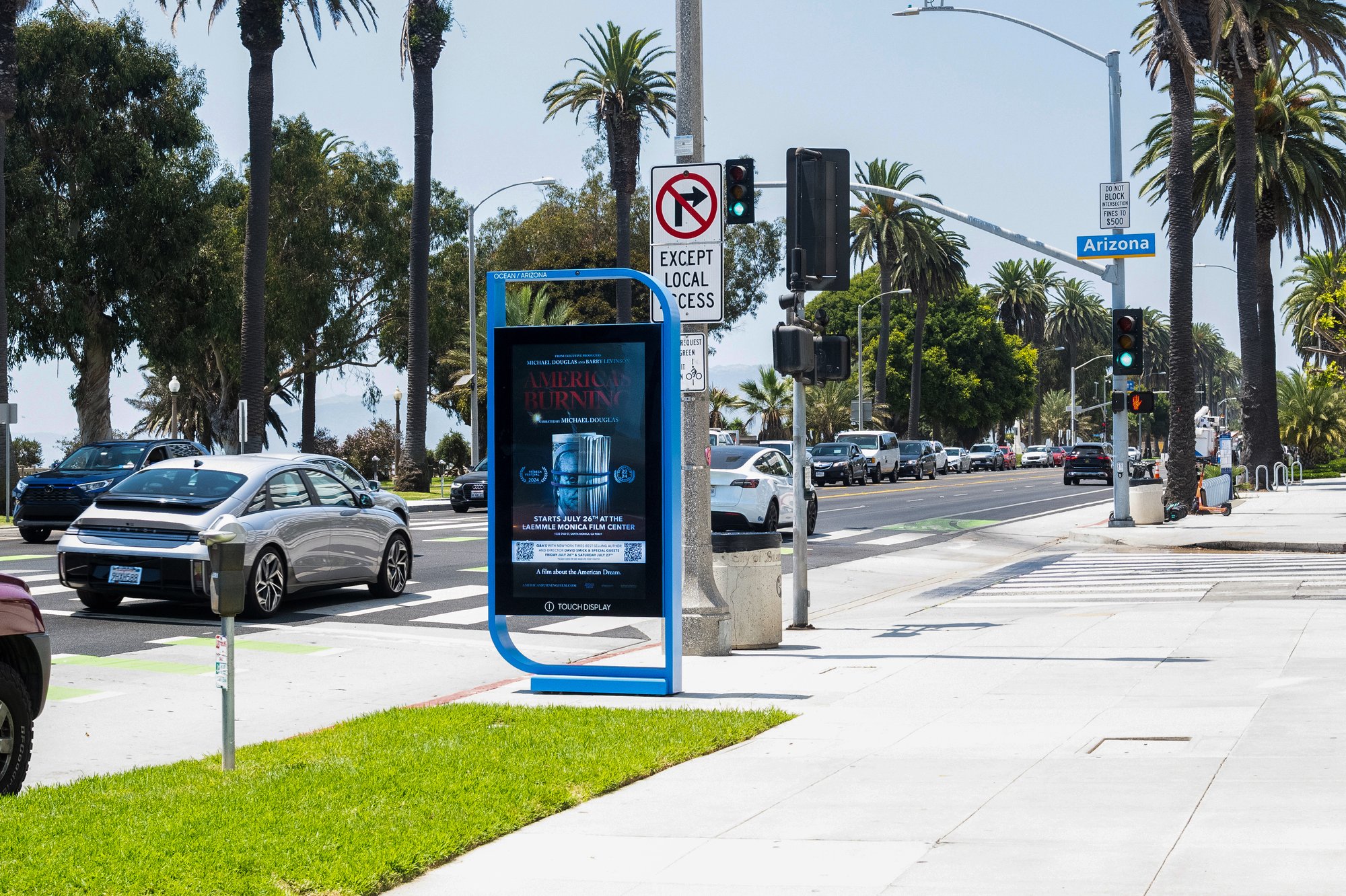 America's Burning digital street furniture kiosk at Ocean Avenue and Arizona, Santa Monica